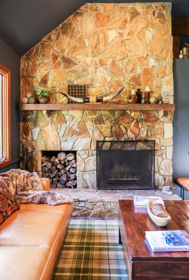 Outland Chalet & Suites Great Smoky Mountains Whittier エクステリア 写真