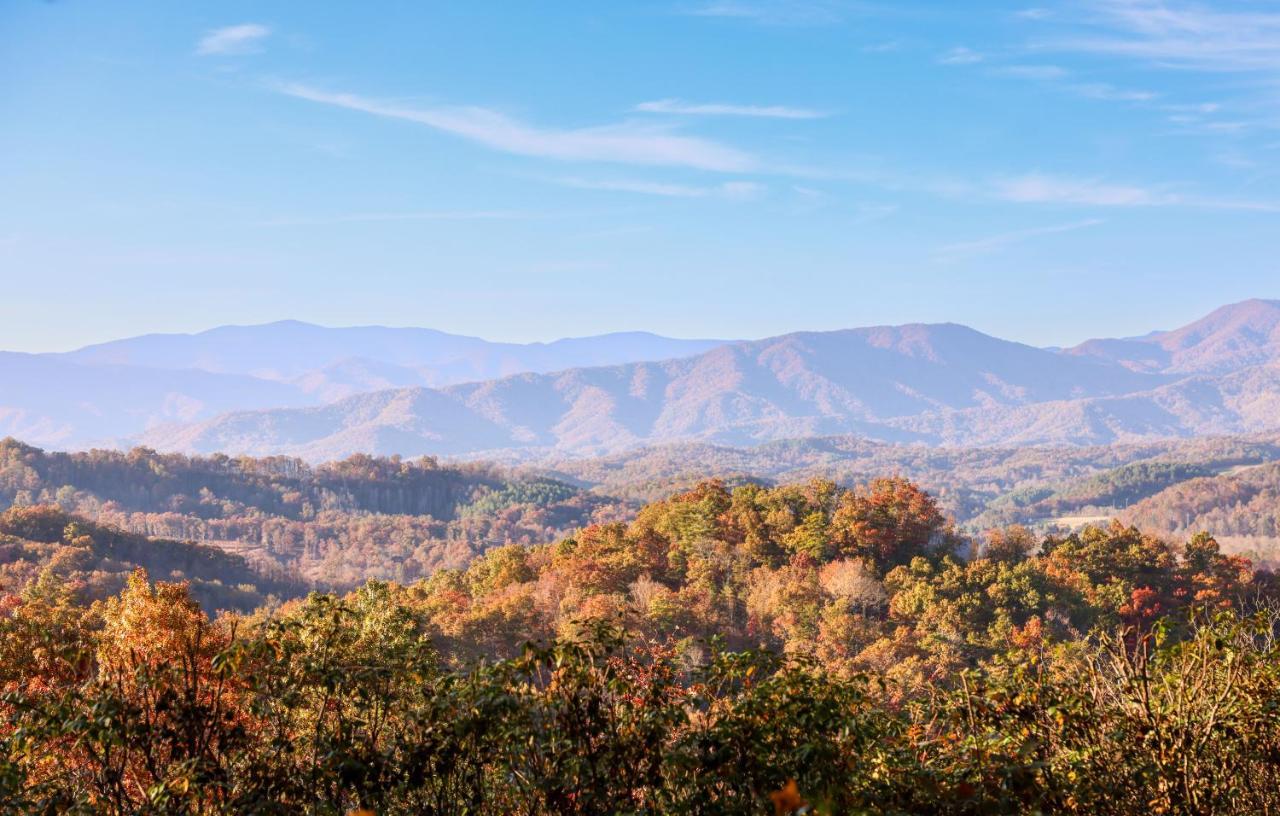Outland Chalet & Suites Great Smoky Mountains Whittier エクステリア 写真